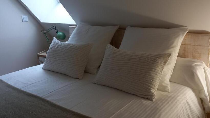 스위트 킹사이즈 침대, Aux Penates De Toni Beauval