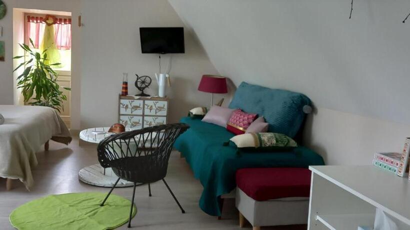 스위트 킹사이즈 침대, Aux Penates De Toni Beauval