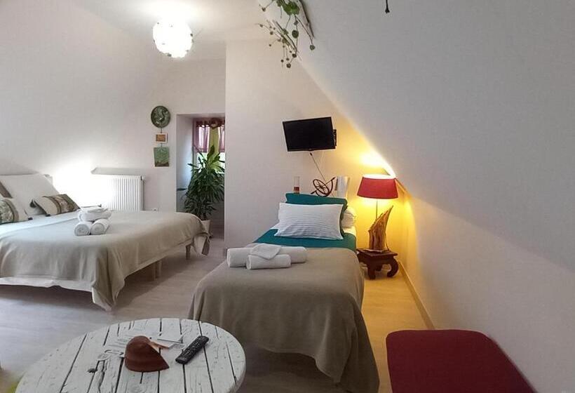 스위트 킹사이즈 침대, Aux Penates De Toni Beauval