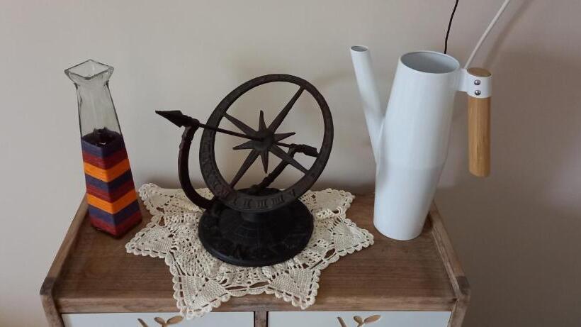 스위트 킹사이즈 침대, Aux Penates De Toni Beauval