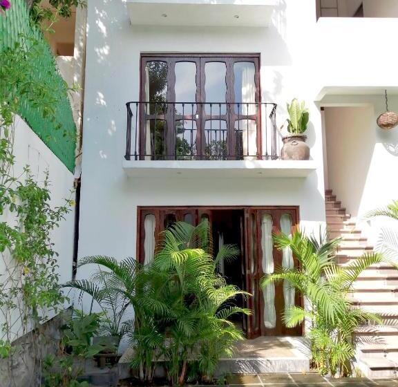 דירת חדר בקומת קרקע, Ceiba Studios