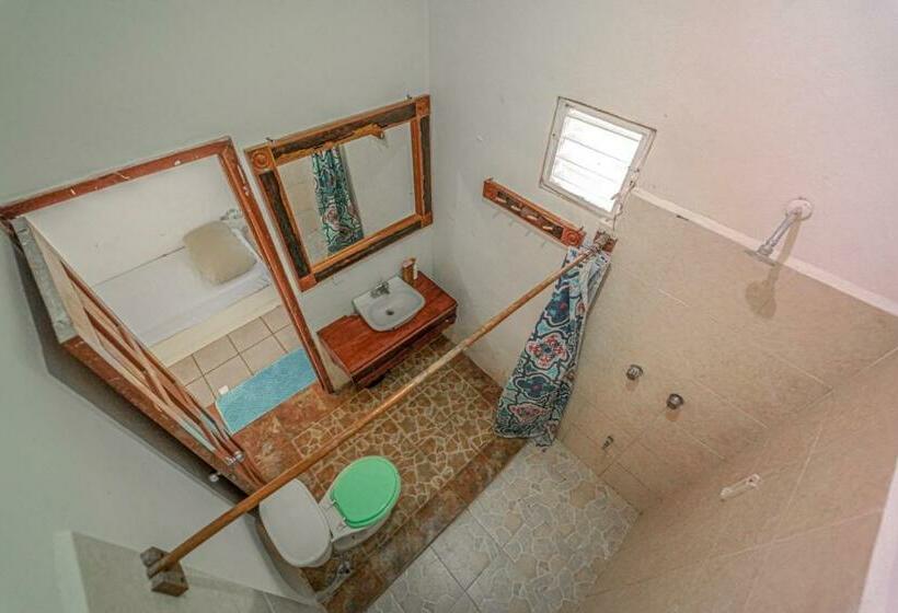 חדר סטנדרט לארבעה, Cayuco Maya