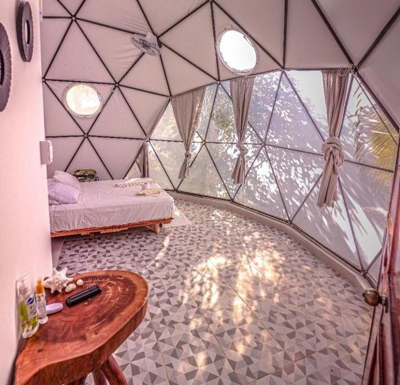 חדר סטנדרט לשלושה, Cayuco Maya