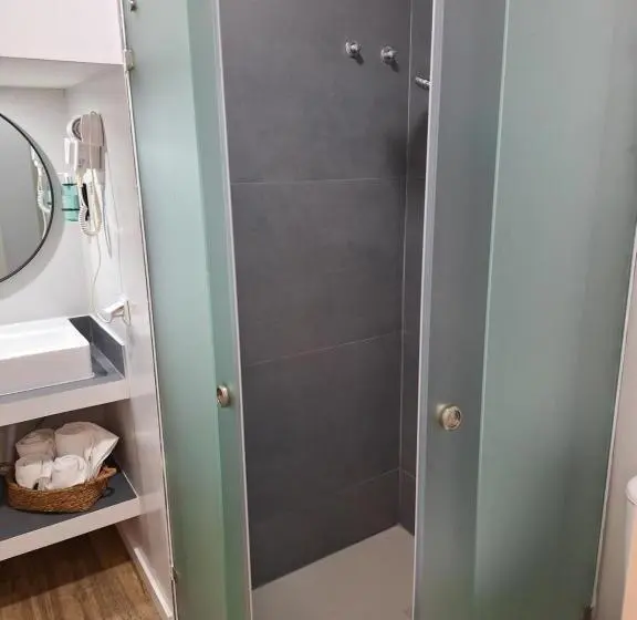 اتاق استاندارد سه نفره, Al Penaferrim Sintra Rooms