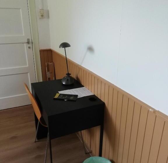 اتاق استاندارد با سرویس بهداشتی مشترک, Residentie Blijdorp