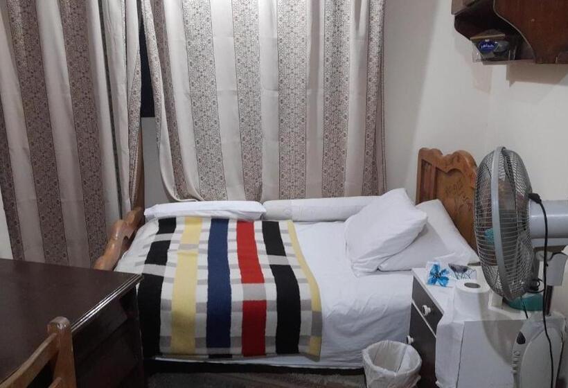 Camera Basic Singola, Smoha Zahran Haus