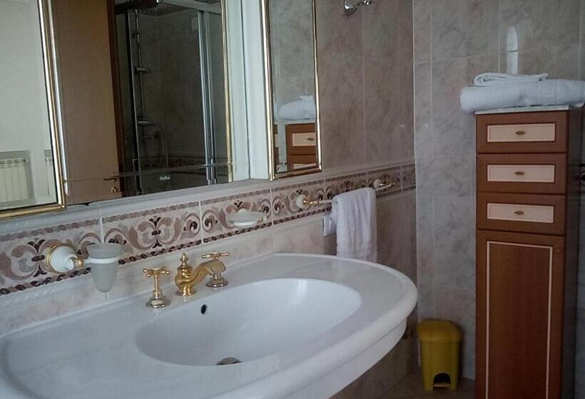 اتاق استاندارد چهارنفره با بالکن, Villetta Del Parco