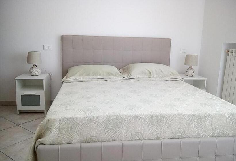 اتاق استاندارد چهارنفره با بالکن, Villetta Del Parco