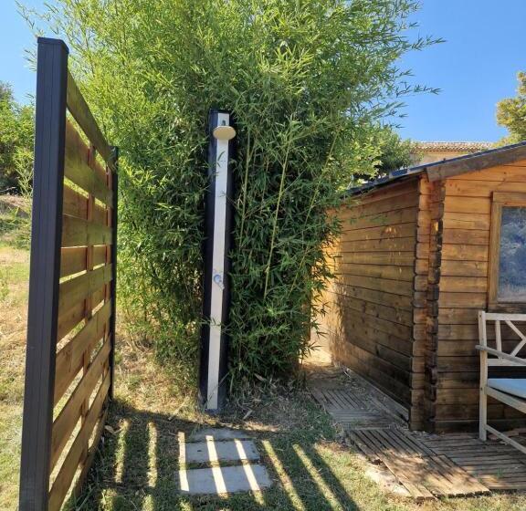 بنجلو قياسى, Locations Insolites Vie En Plein Air Cabane Et Tipi Bastide Bellugue Maison D Hôtes Reseau Bienvenue