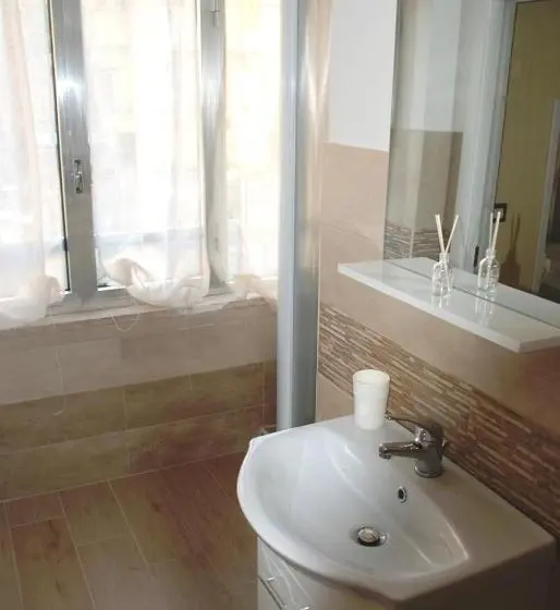 Standard-huone, Binario 2