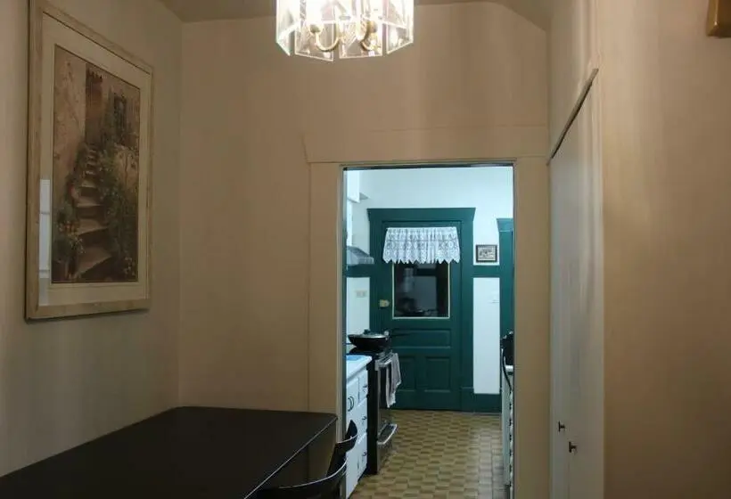 اتاق استاندارد با سرویس بهداشتی مشترک, John S House In Vancouver West