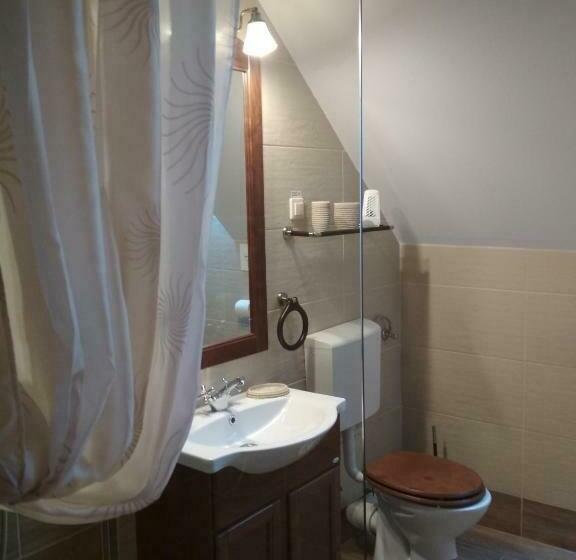 اتاق استاندارد چهار تخته, Fodor Ház