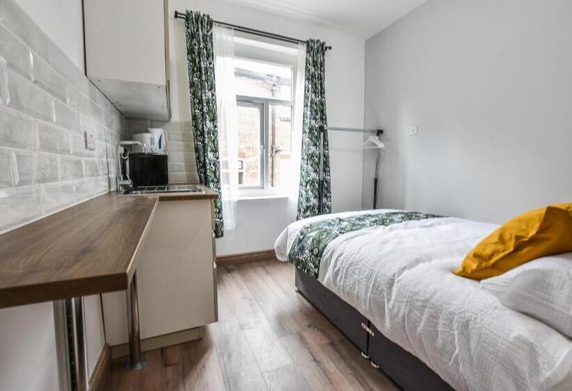 استودیوی استاندارد, Regency Guesthouse Manchester North