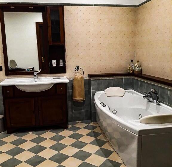 Стандартный Номер Кровать Кинг, Acero Rosso