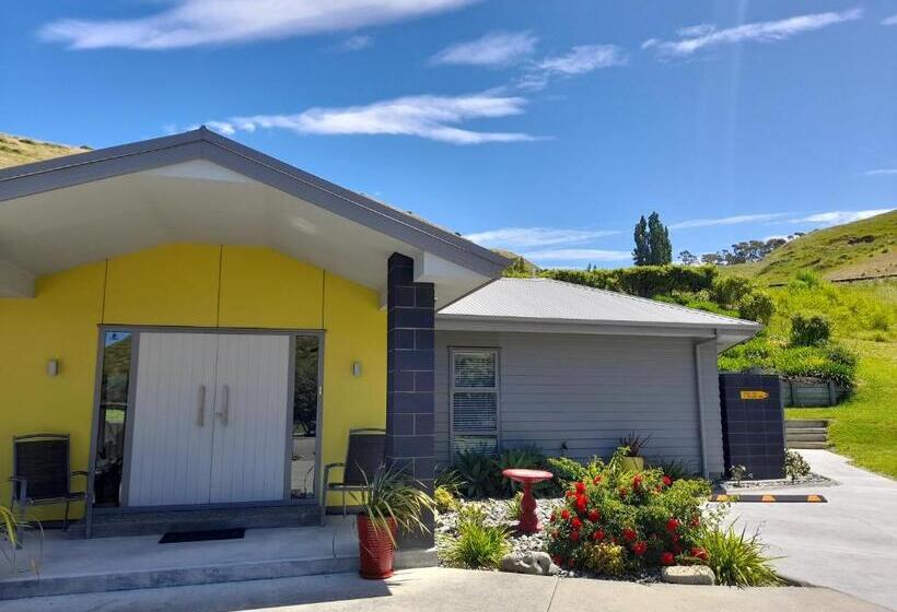 수피리어 스튜디오, Hidden Gem In Oaklands