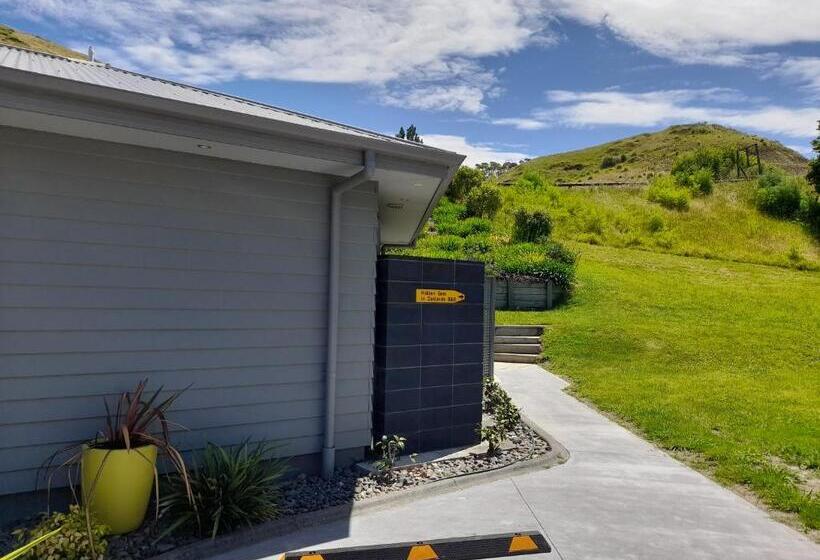 수피리어 스튜디오, Hidden Gem In Oaklands