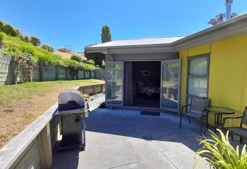 수피리어 스튜디오, Hidden Gem In Oaklands