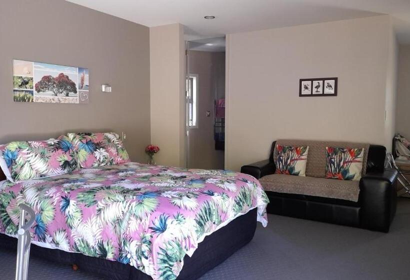 수피리어 스튜디오, Hidden Gem In Oaklands