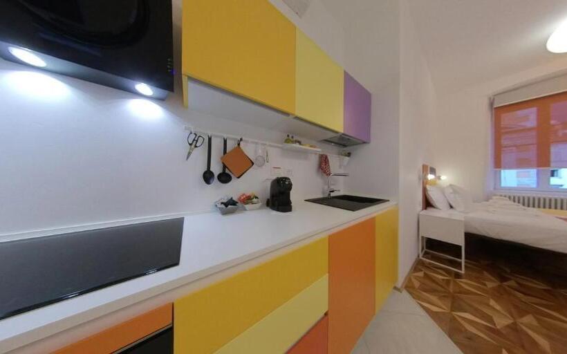 استودیوی استاندارد, Dada