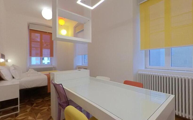 استودیوی استاندارد, Dada