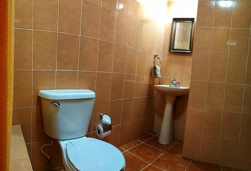 デラックストリプルルーム, La Casona De La Esmeralda
