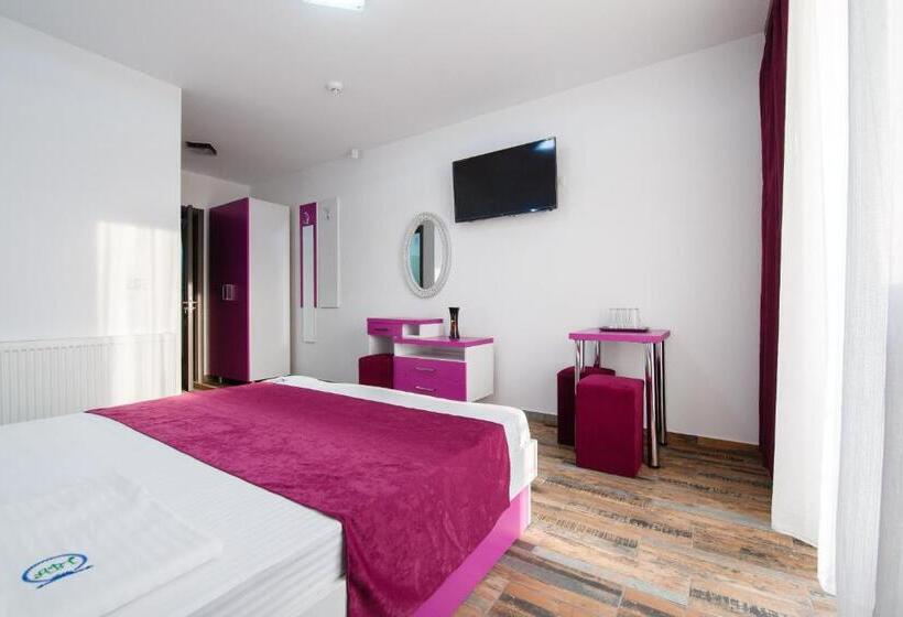 חדר סטנדרט עם מרפסת, Pensiunea Agroturistica Valentino