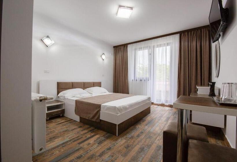 חדר סטנדרט עם מרפסת, Pensiunea Agroturistica Valentino