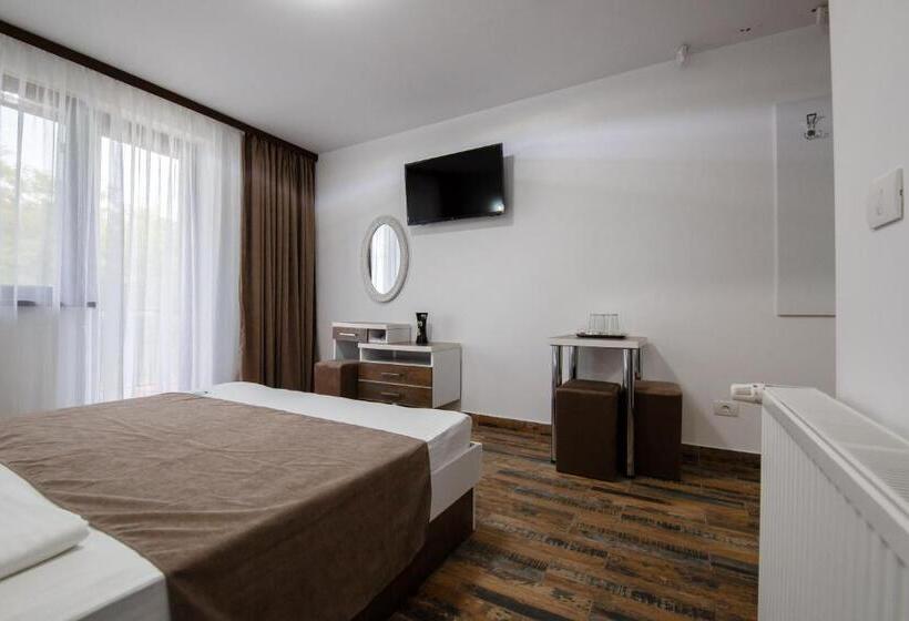 חדר סטנדרט עם מרפסת, Pensiunea Agroturistica Valentino