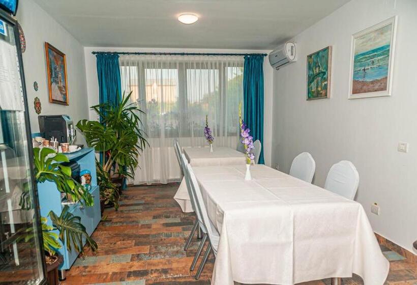 חדר סטנדרט עם מרפסת, Pensiunea Agroturistica Valentino