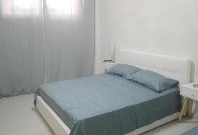 חדר דלוקס לארבעה, Sweety House