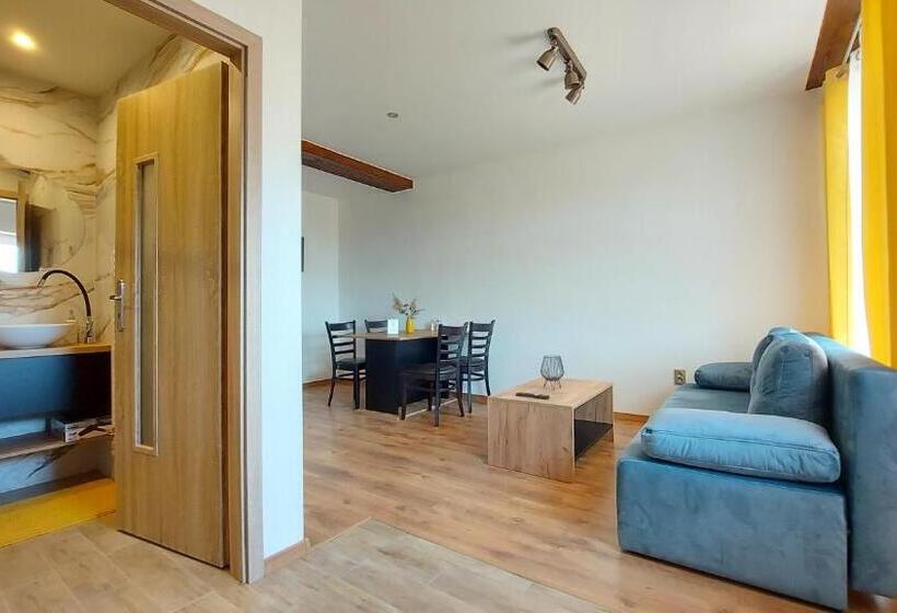 バルコニー付き１ベッドルームアパートメント, Apartmány Podlavice