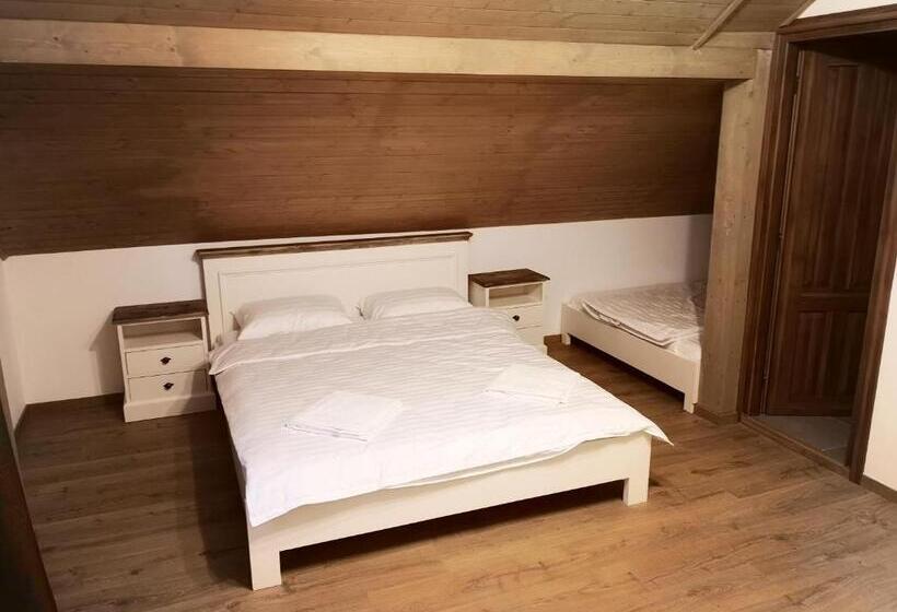 חדר סטנדרט לשלושה עם מרפסת, Pensiunea Cheile Albacului