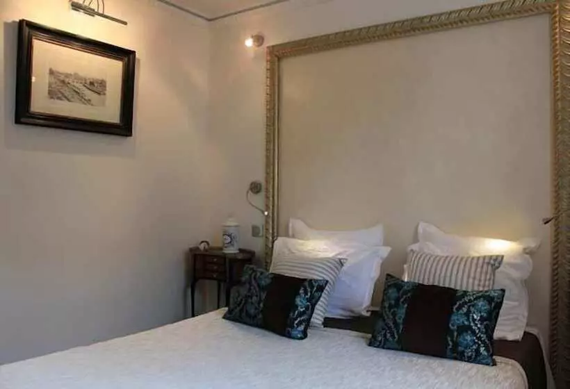 اتاق راحتی, Villa Aultia