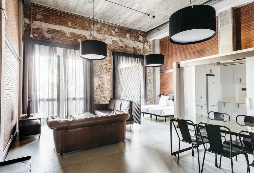 آپارتمان خانوادگی, Barcelona Apartment Republica