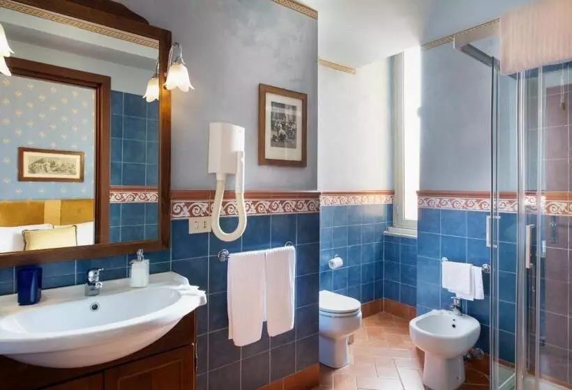 اتاق استاندارد سه نفره, Welcome House
