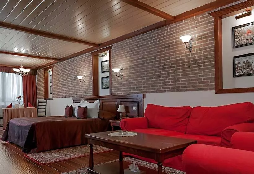 سوییت, Business Hotel Avrora