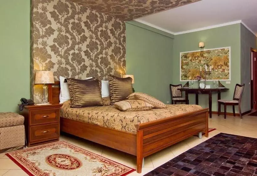 استودیوی استاندارد, Business Hotel Avrora