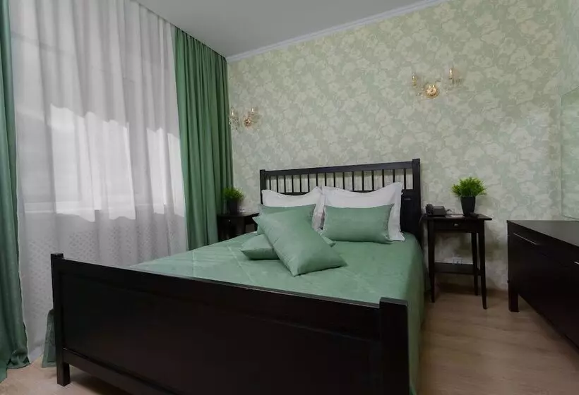 استودیوی استاندارد, Business Hotel Avrora