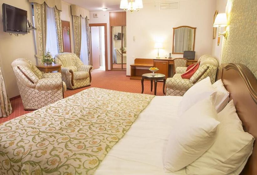 주니어 스위트, Assambleya Nikitskaya