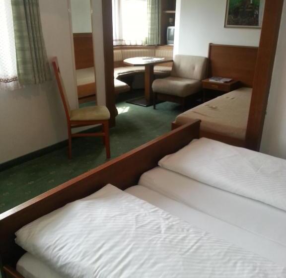 标准间, Garni Dietrich