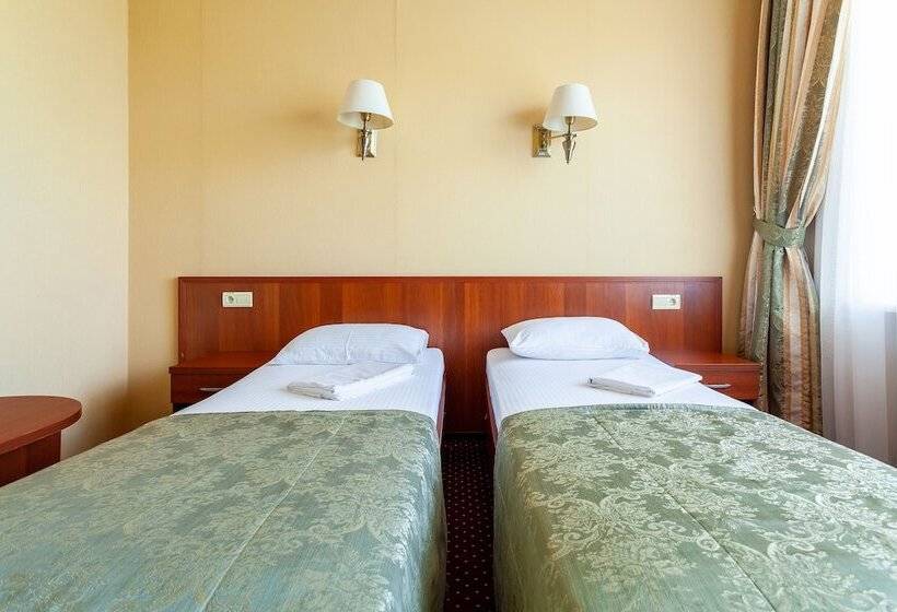 اتاق استاندارد, Grace Nairi