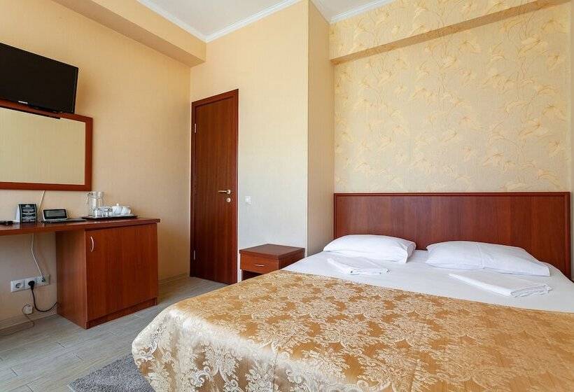 اتاق استاندارد, Grace Nairi