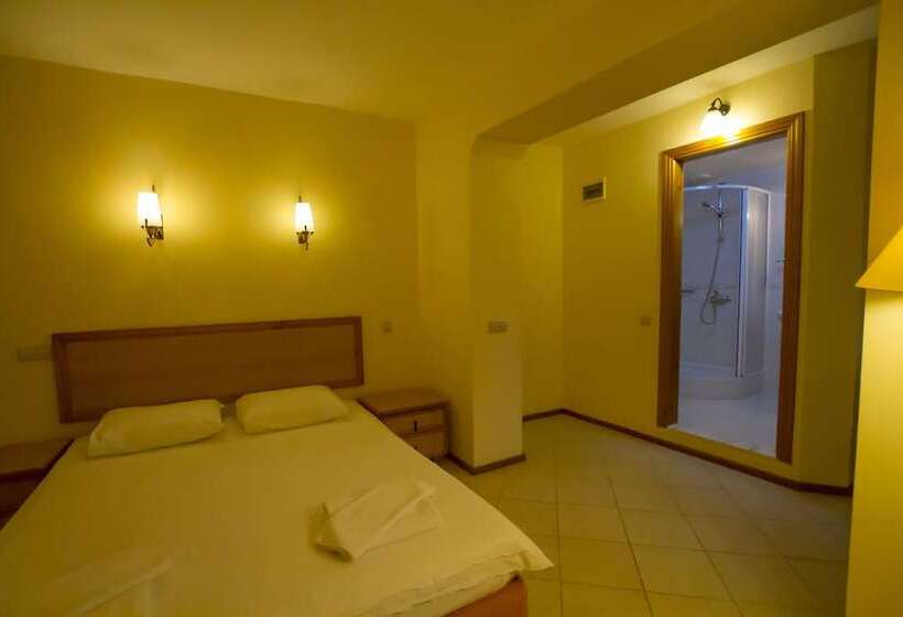 سوییت لوکس, Kulube