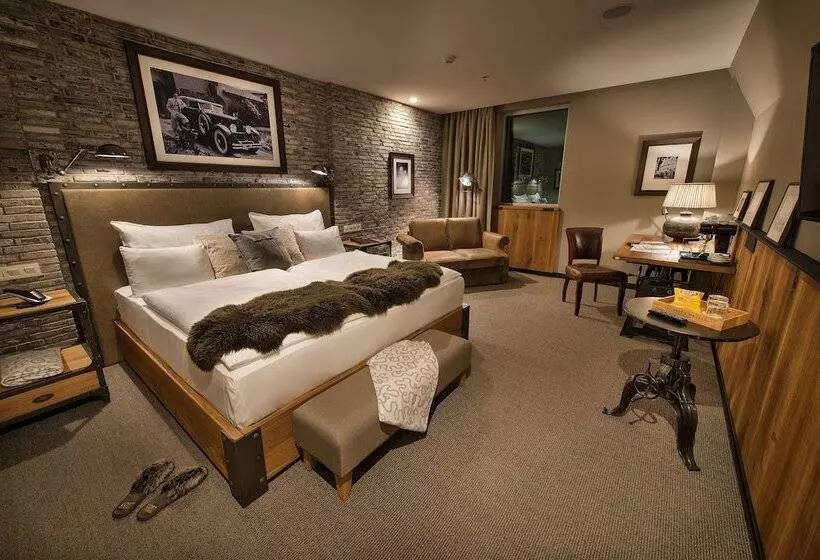اتاق پریمیوم سه تخته, Loft Hotel Bratislava
