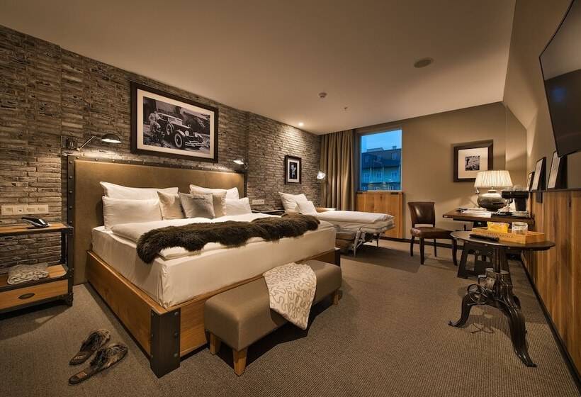 اتاق پریمیوم سه تخته, Loft Hotel Bratislava