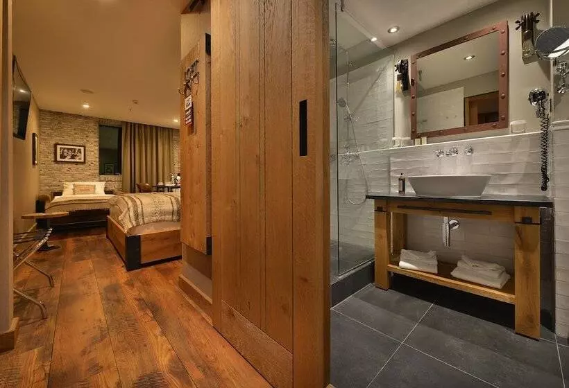 اتاق راحتی سه تخته, Loft Hotel Bratislava