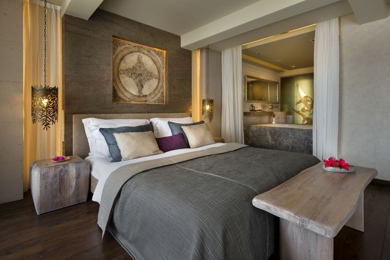 Номер Deluxe, Marti Hemithea