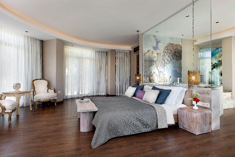 Люкс, Marti Hemithea