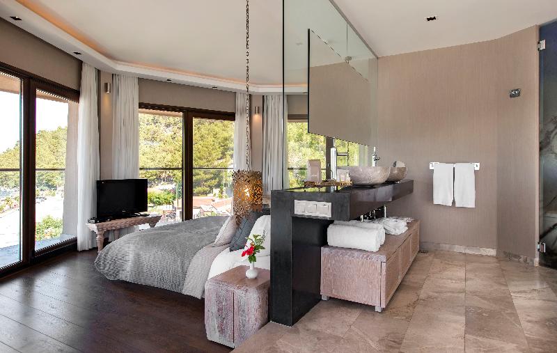 Президентский Люкс, Marti Hemithea