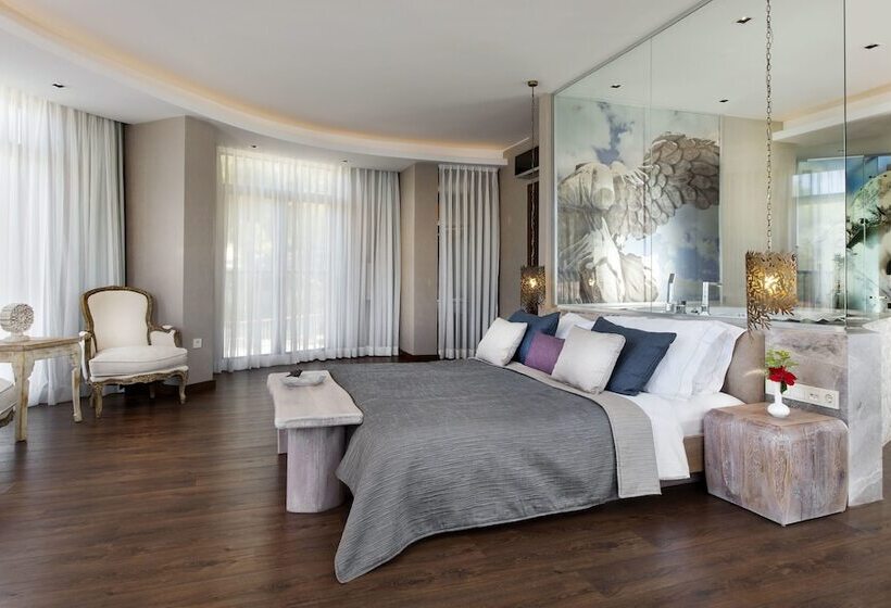 Люкс, Marti Hemithea